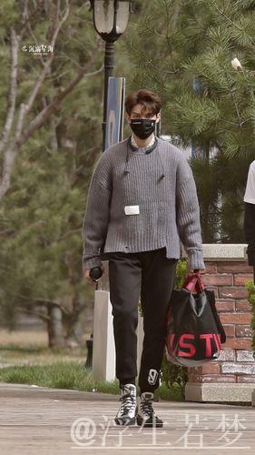 刘星宇:哈利伯顿上演了一场奇迹之秀 刘星宇:哈利伯顿上演了一场奇迹之秀