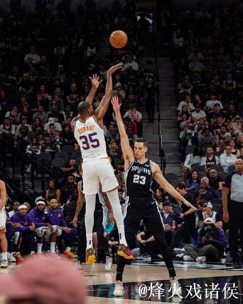 文班25+9马刺大胜爵士 布克40分太阳逆转快船